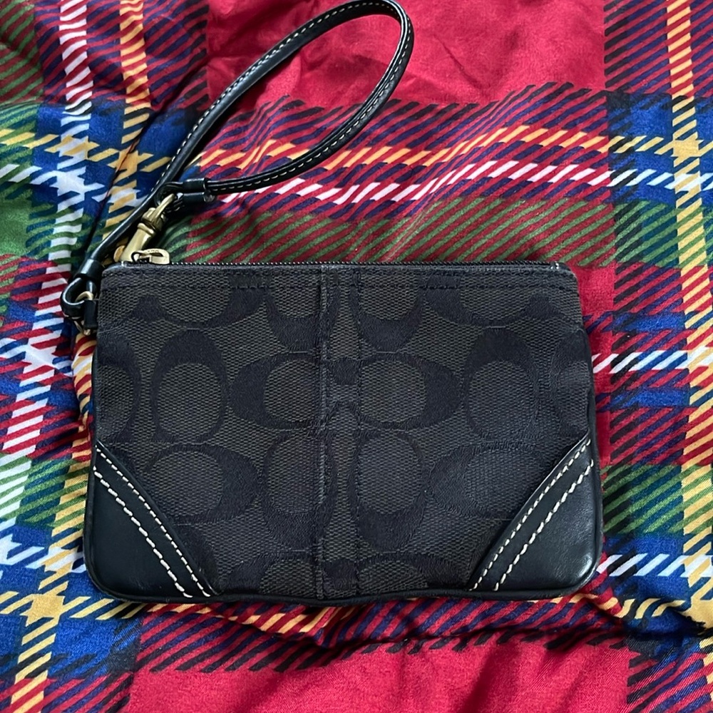 Vintage 2000’s black coach wrislet
